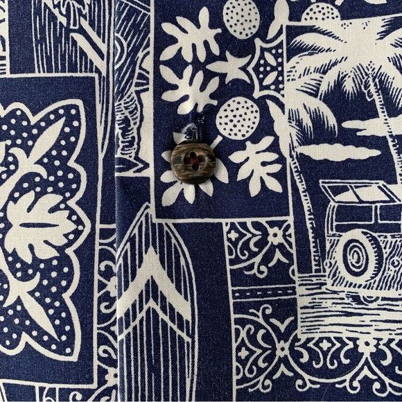 🌴 “Royal Creations” Hawaiian Aloha Camp Shirt size L - Picture 8 of 12